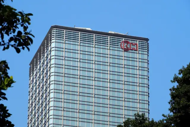 霍建宁打辅助，李嘉诚家族攒下1600亿现金