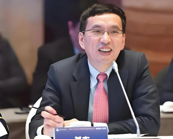 东方财富“暴利”：上半年营收105亿	，净利81亿，计入政府补助4亿 却不分红 其实家族去年套现92亿